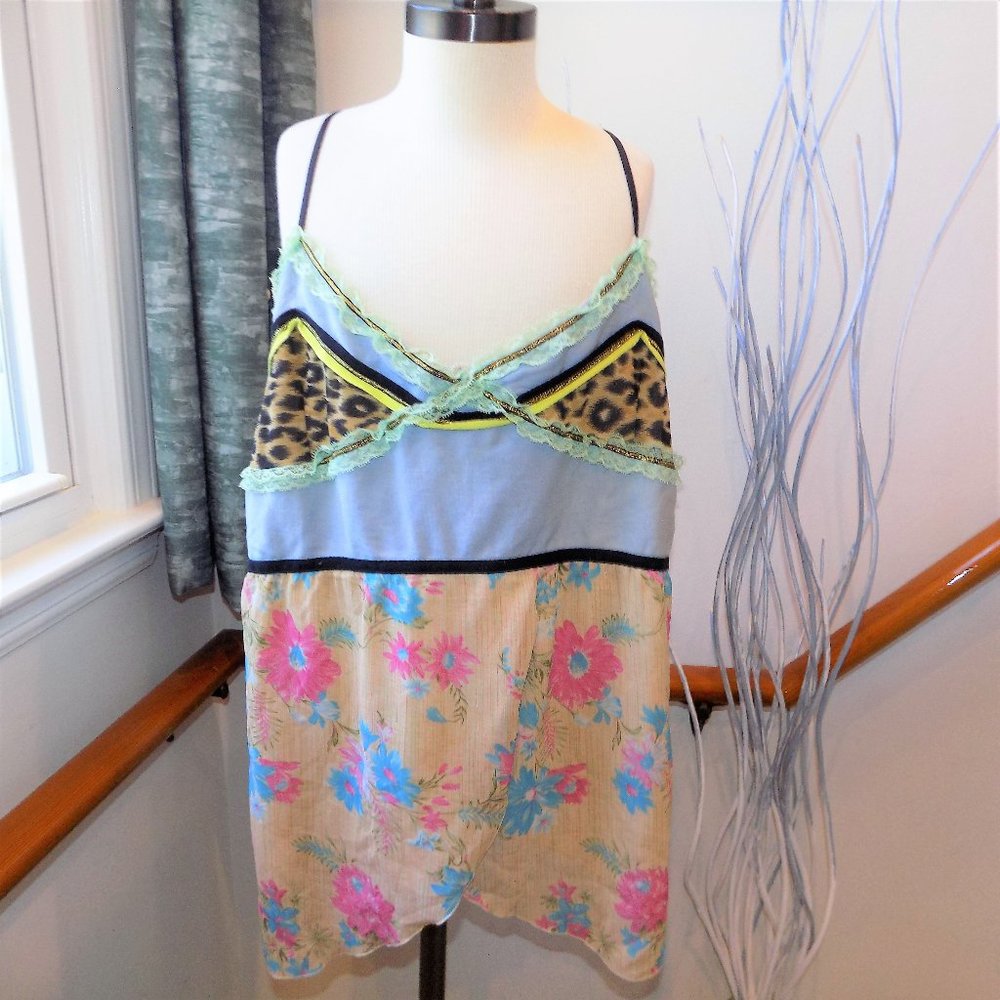 MERCHANT Top Multi Color & Print Size XL